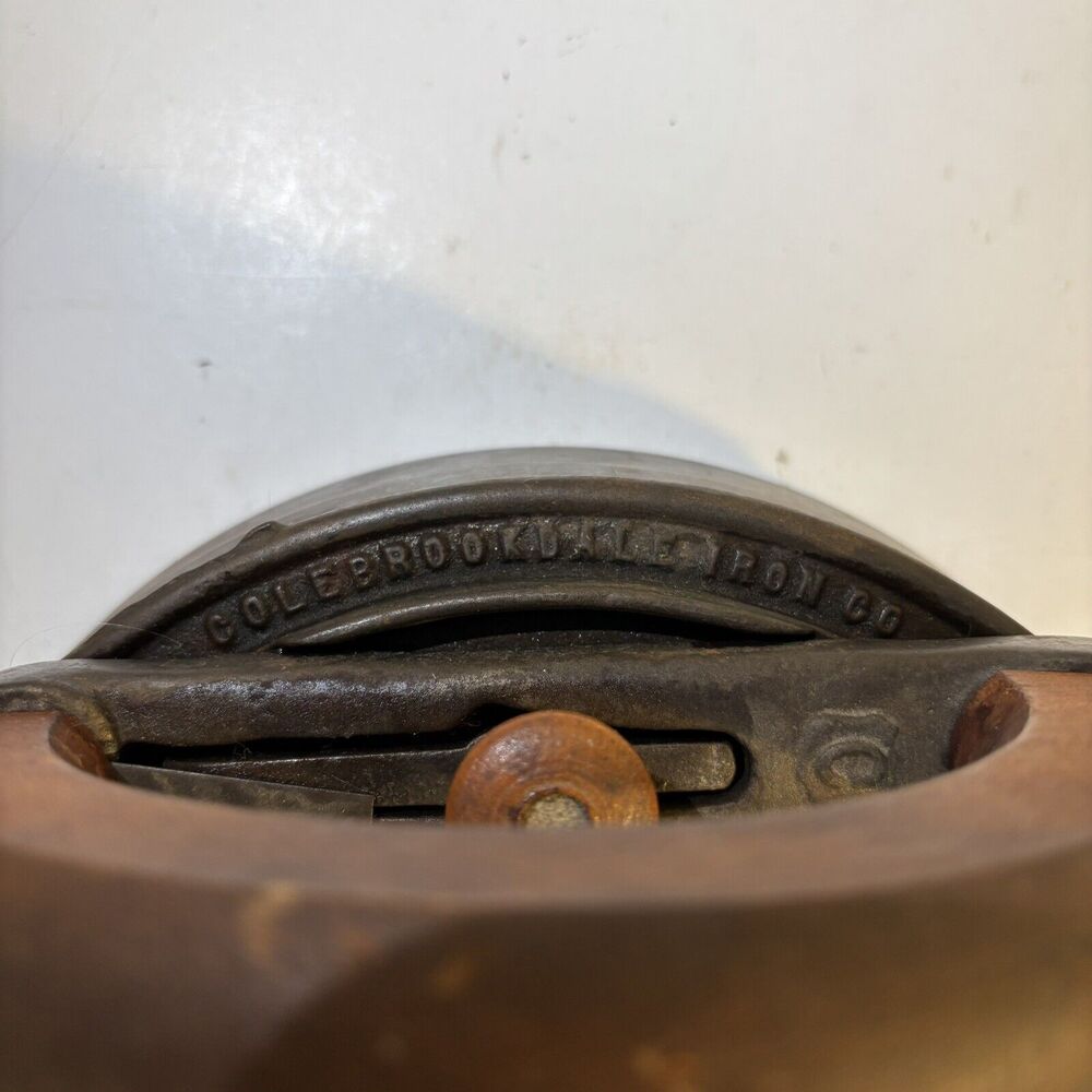 Colebrookdale Iron Co. Antique Sad Iron Vintage Clothes Detachable Handle Type C - Picture 4 of 12
